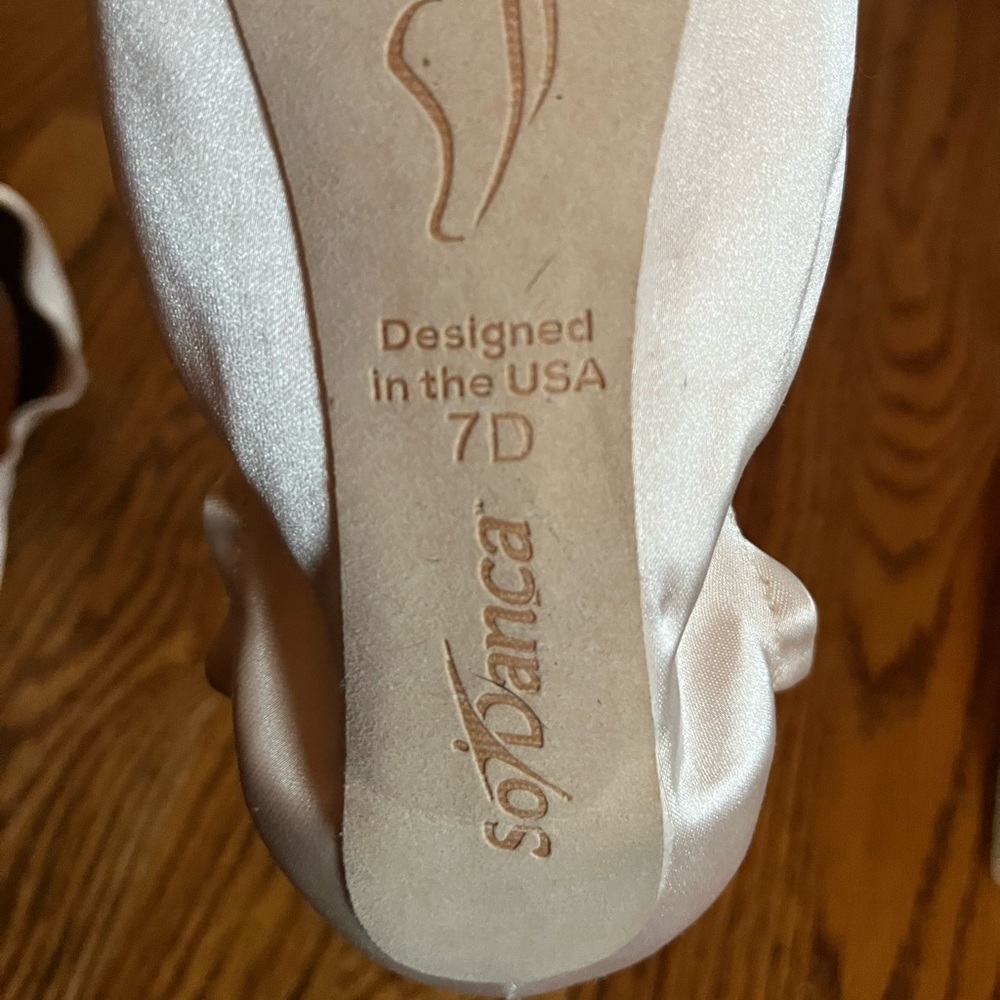COPY - So danca size 7d point shoe airy removable shank. - Picture 6 of 8